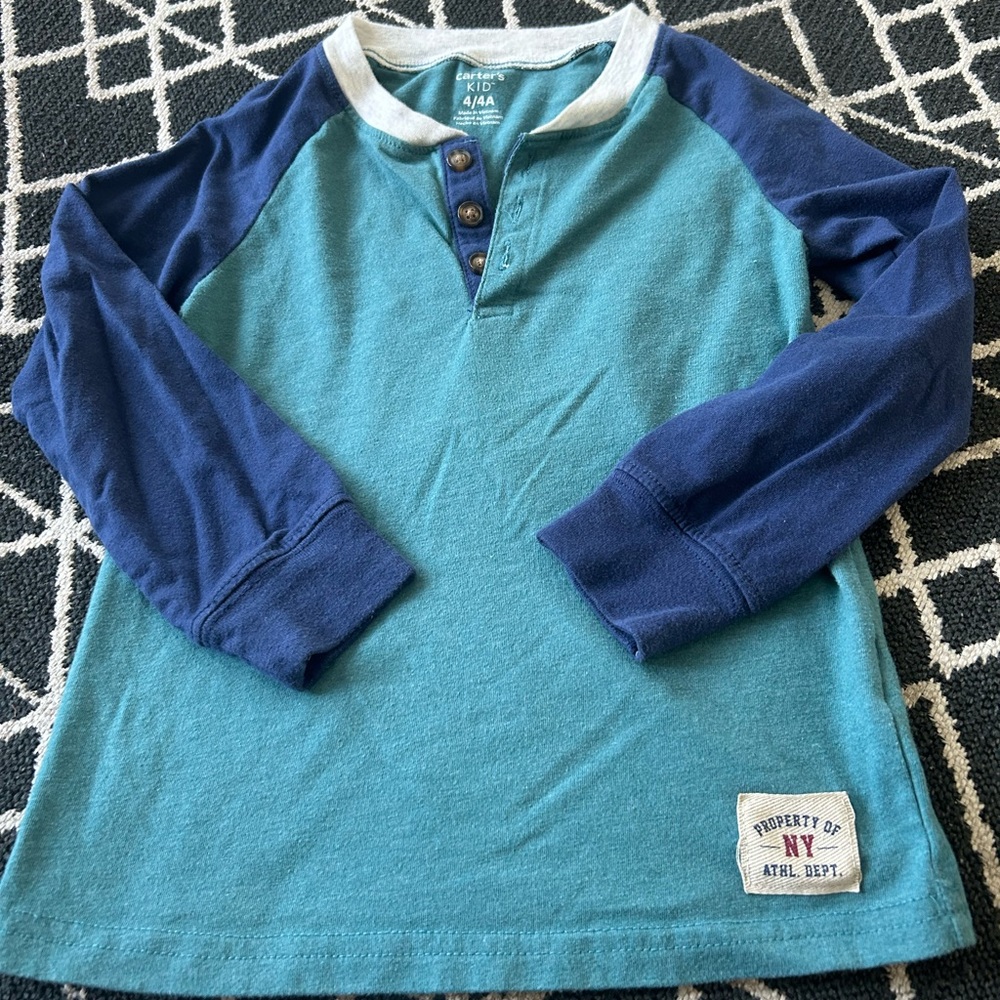 Boys long sleeve Carters shirt size 4T.